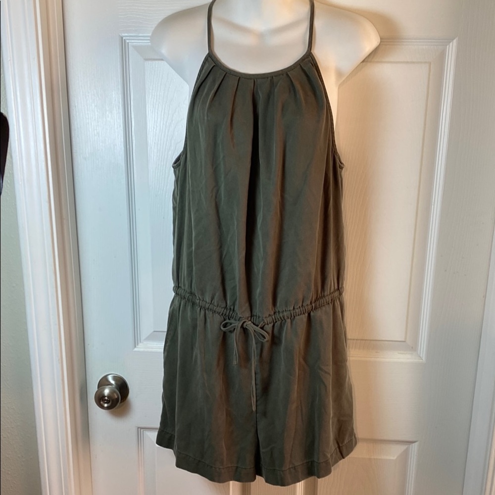 Daily Ritual Olive Green Women’s Romper Halter Scoop Neck Medium 10/14/42